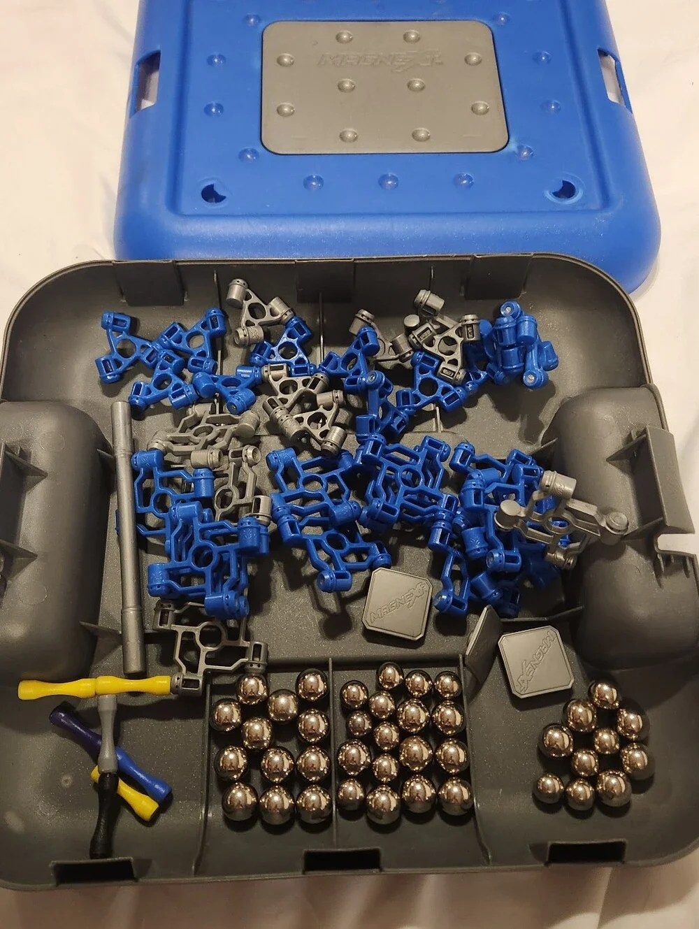 Magnext Magnetic Building Set With Case